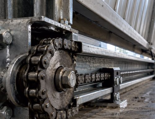 Cadenas para puertas industriales: medidas y sustitución